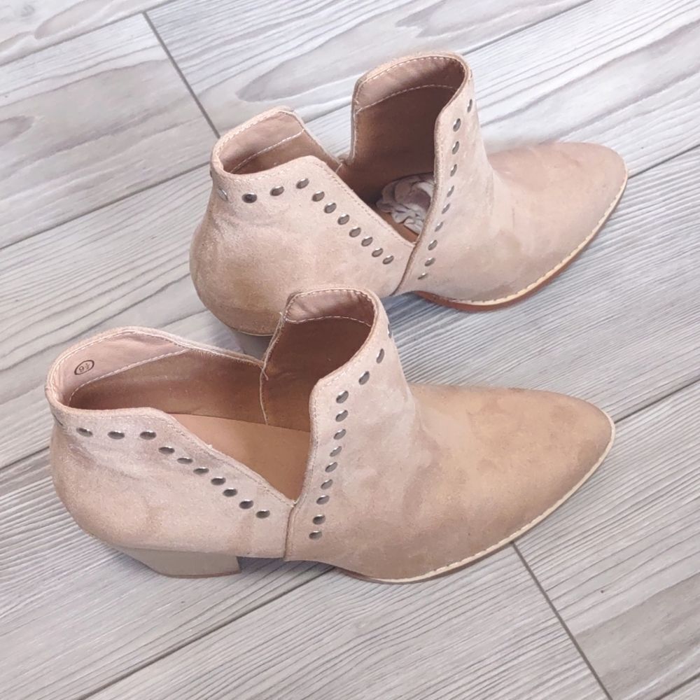 (78-1803)  Tan Women's Pointed Toe Ankle Boot Sz 9.5 - Picture 8 of 11